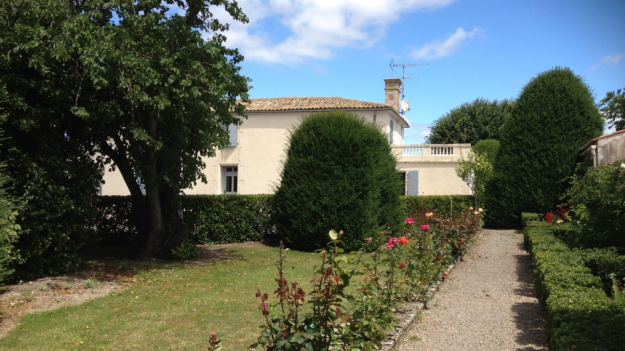 Photo of Outdoor in Champagne-les-Marais