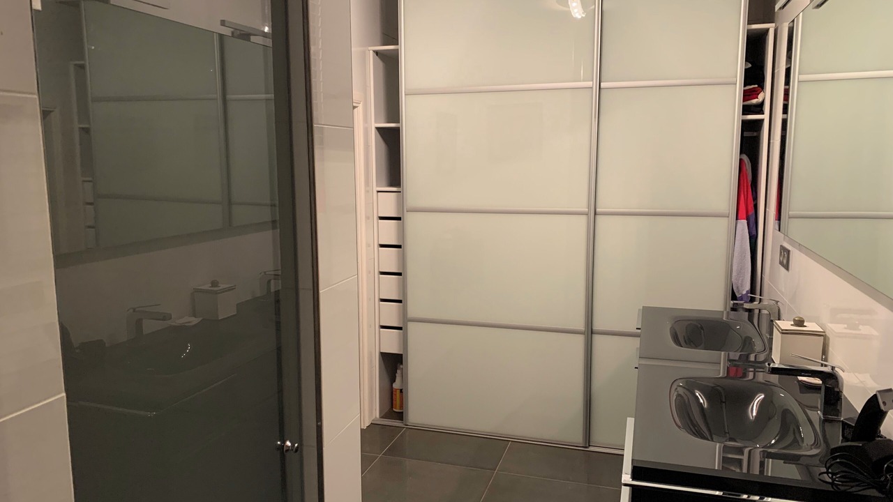 Photo of Bathroom in Champagne-les-Marais