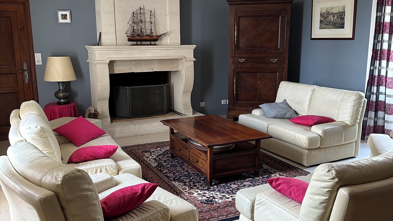 Photo of Livingroom in Champagne-les-Marais