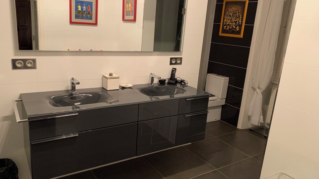 Photo of Bathroom in Champagne-les-Marais