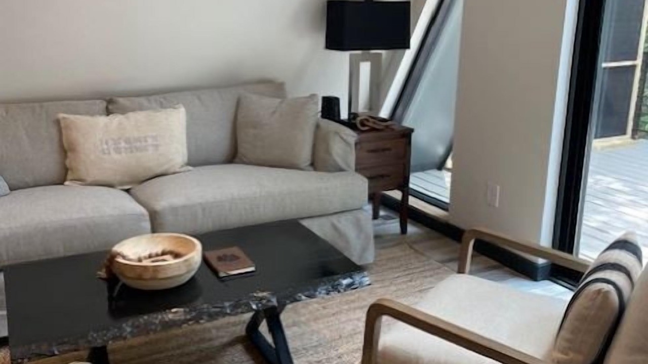 Photo of Livingroom in Dahlonega