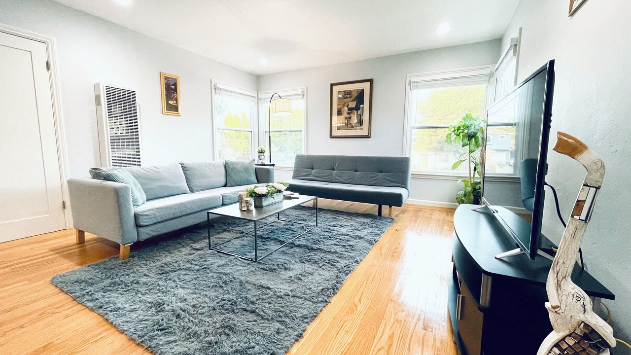 Photo of Livingroom in Central San Mateo