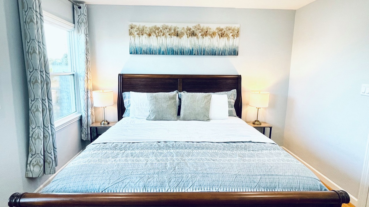 Photo of Bedroom in Central San Mateo