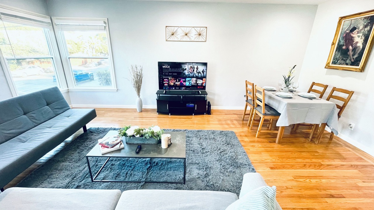 Photo of Livingroom in Central San Mateo