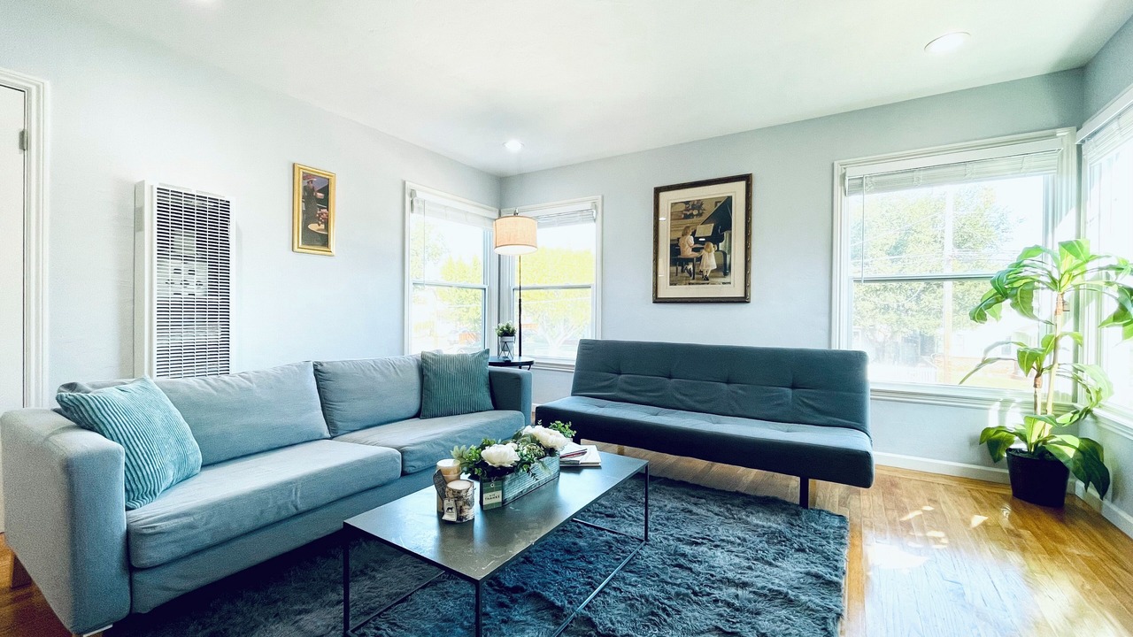 Photo of Livingroom in Central San Mateo