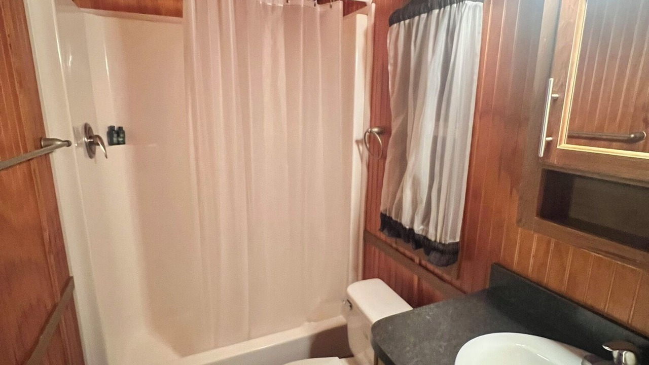 Photo of Bathroom in Chocowinity