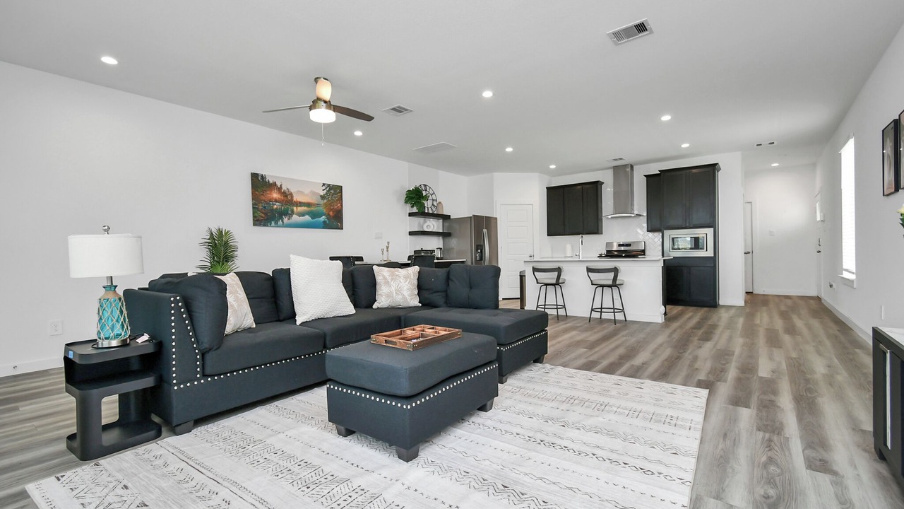 Photo of Livingroom in Southeast Houston