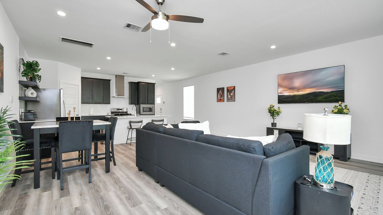 Photo of Livingroom in Southeast Houston
