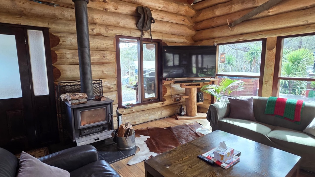 Photo of Livingroom in Dales Creek