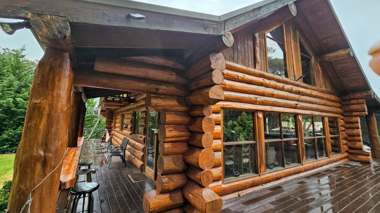Photo of Patio Balcony in Dales Creek