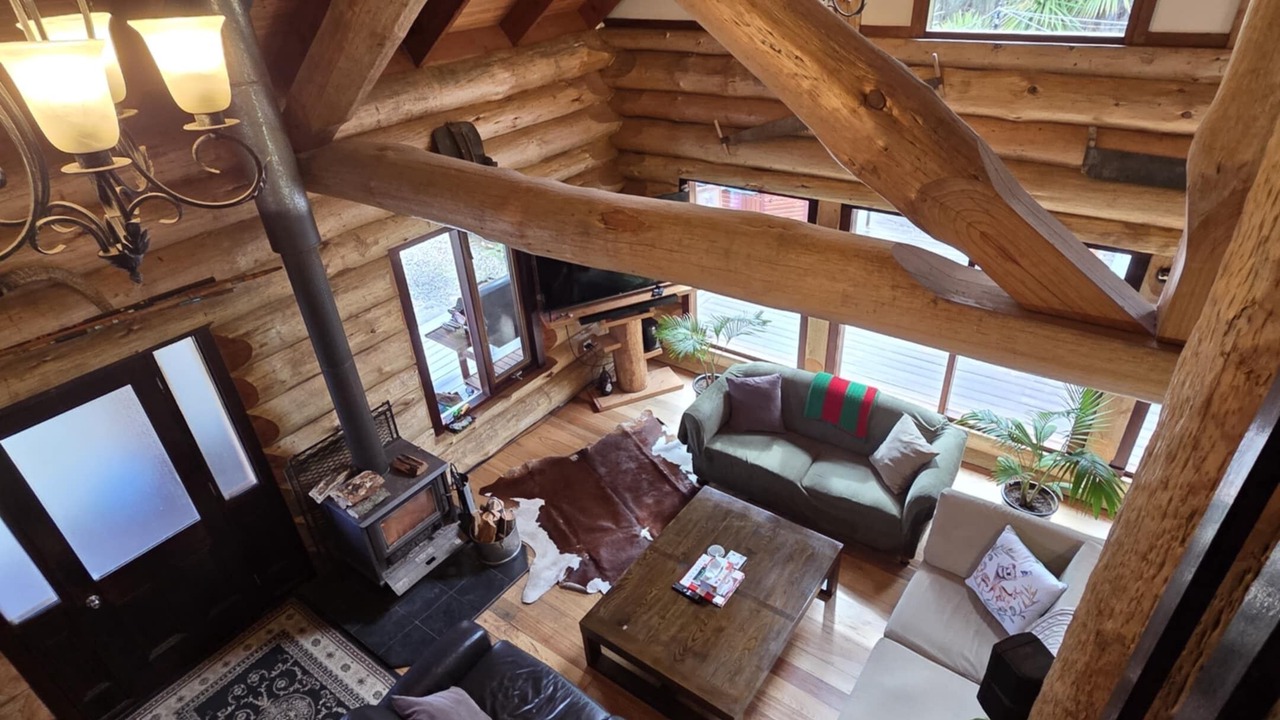 Photo of Livingroom in Dales Creek