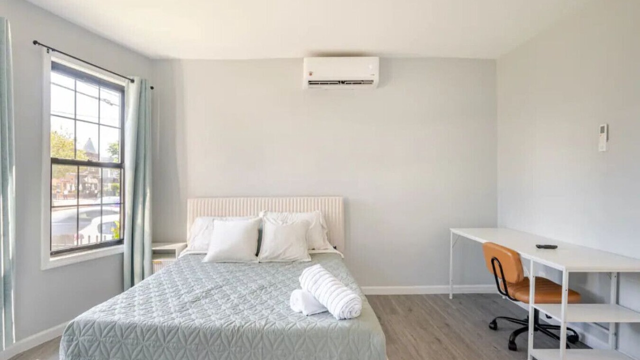 Photo of Bedroom in Black Rock Historic District