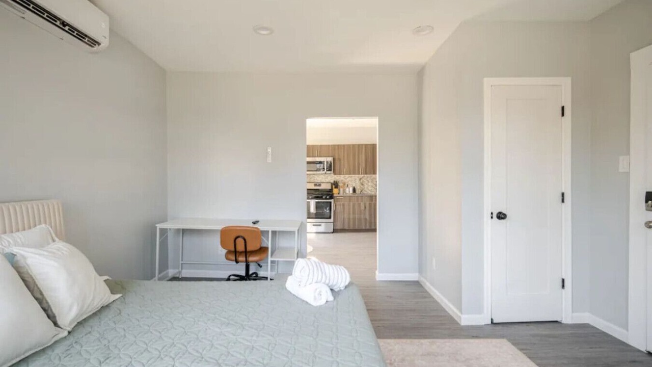 Photo of Bedroom in Black Rock Historic District