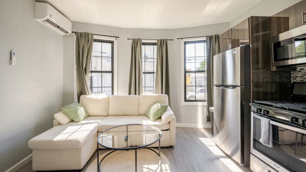Photo of Livingroom in Black Rock Historic District