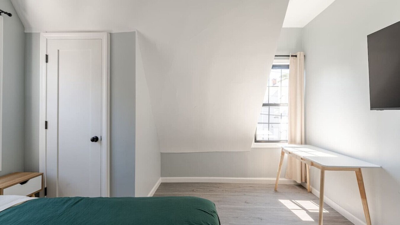 Photo of Bedroom in Black Rock Historic District