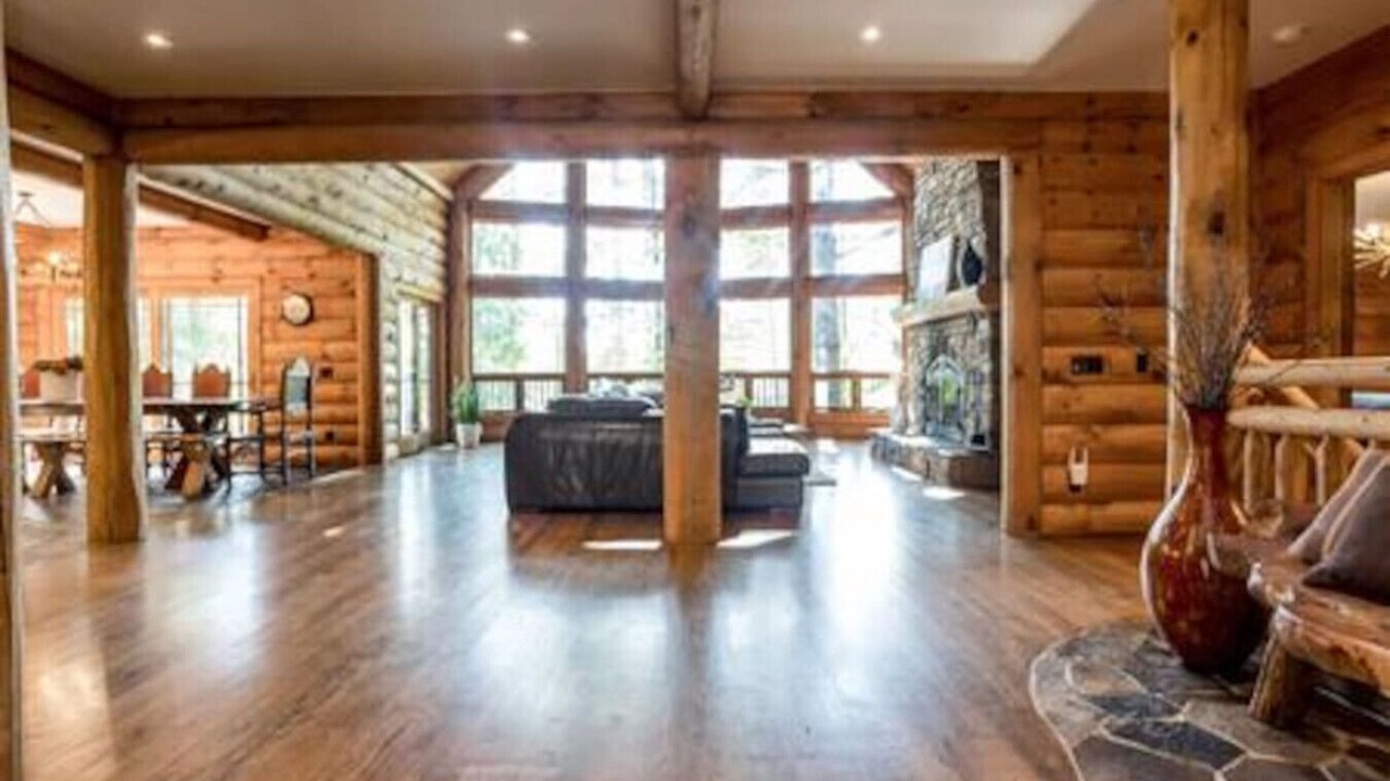 Photo of Livingroom in North Frontenac