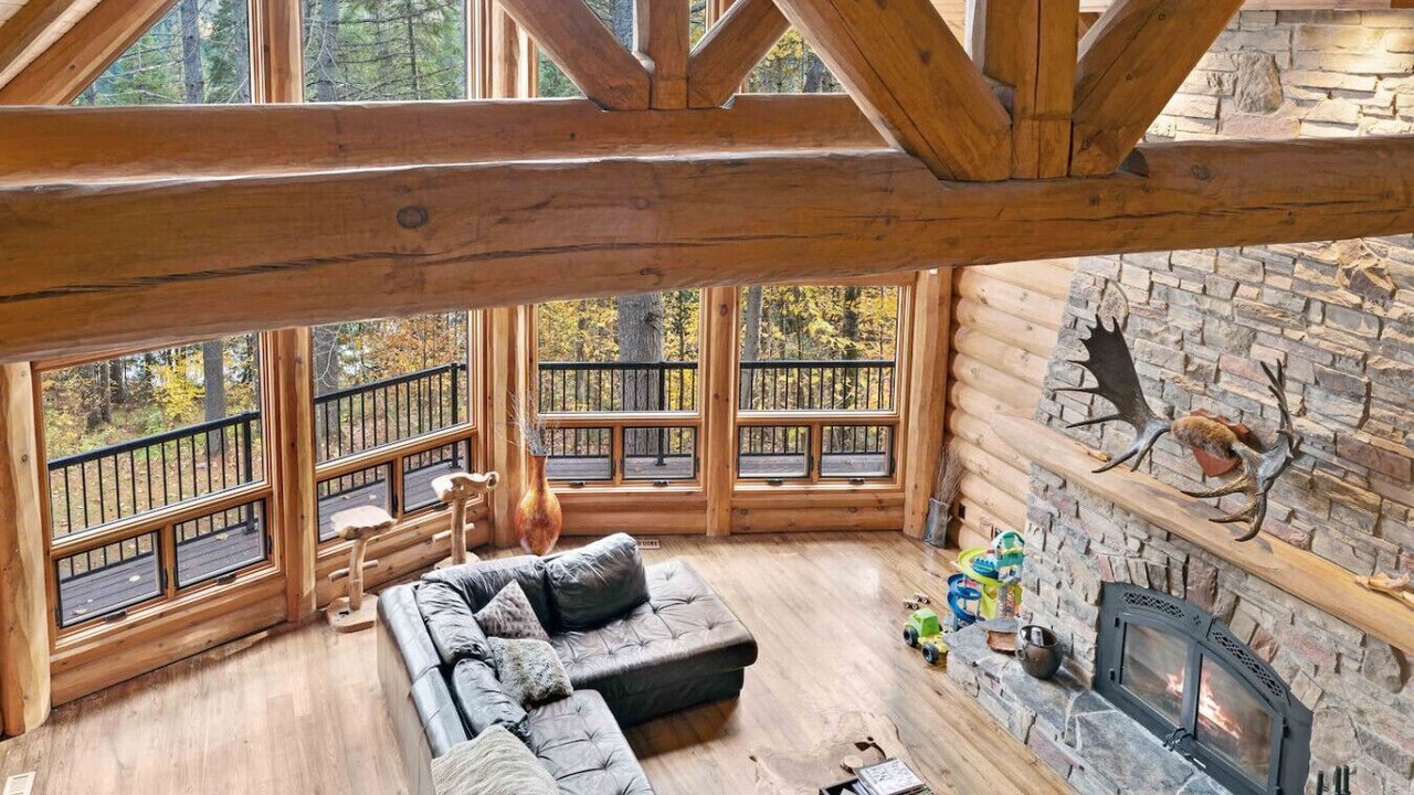 Photo of Livingroom in North Frontenac
