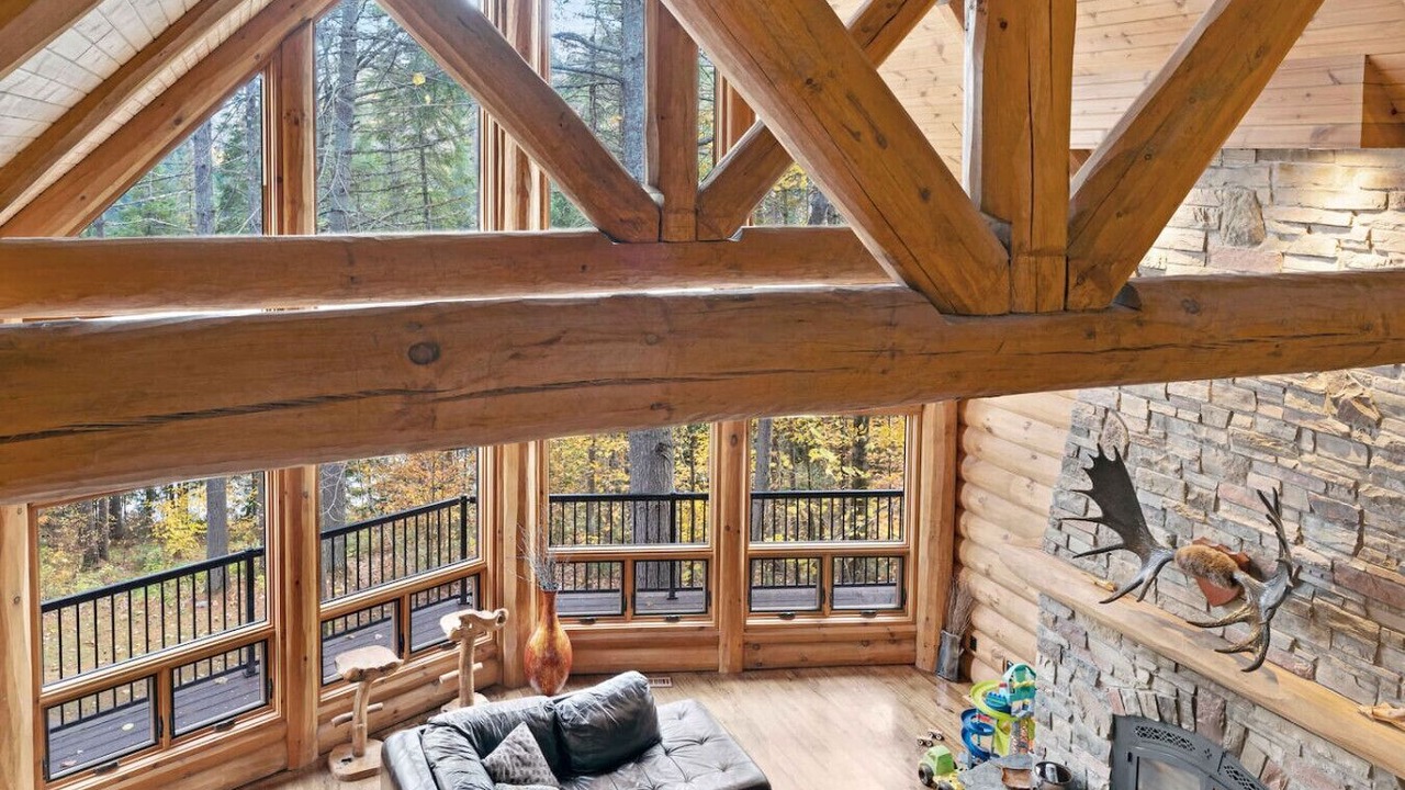 Photo of Livingroom in North Frontenac
