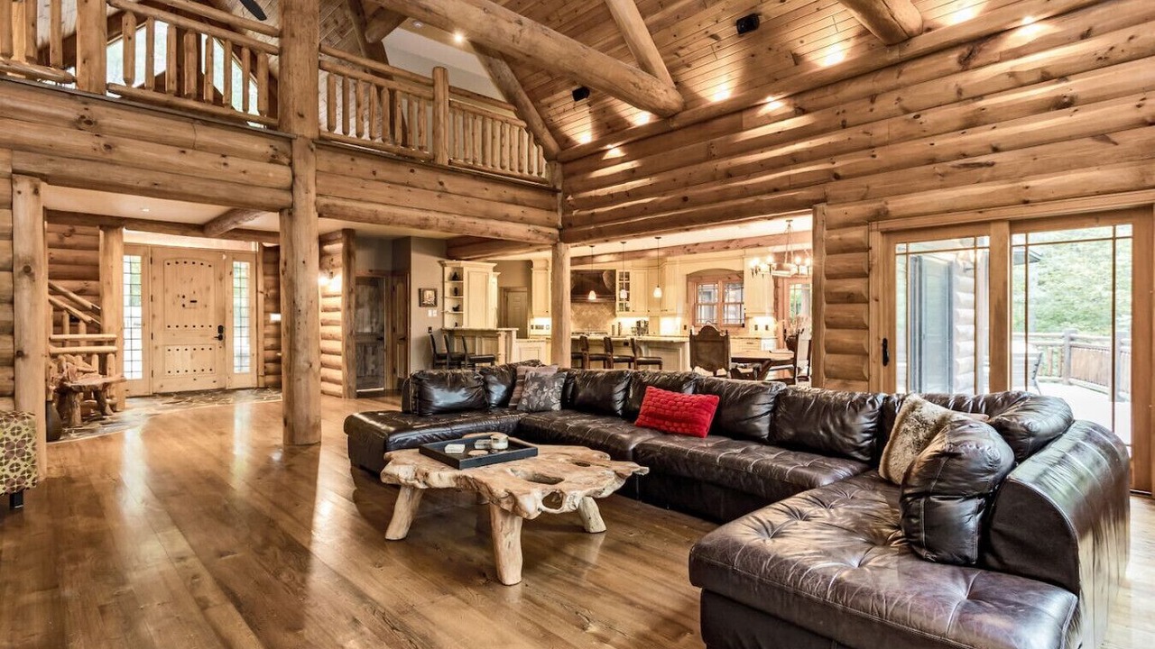 Photo of Livingroom in North Frontenac