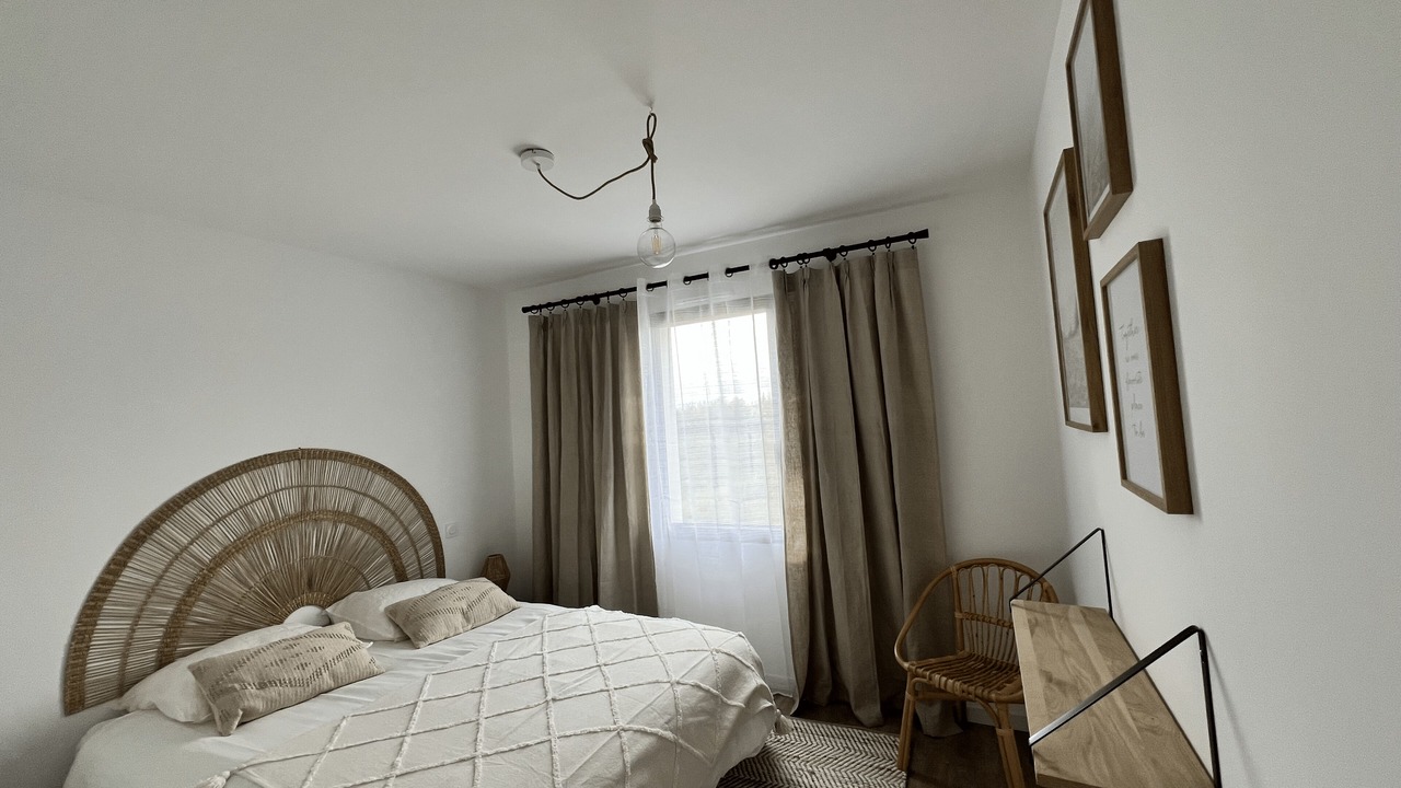 Photo of Bedroom in LʼIle-dʼOlonne