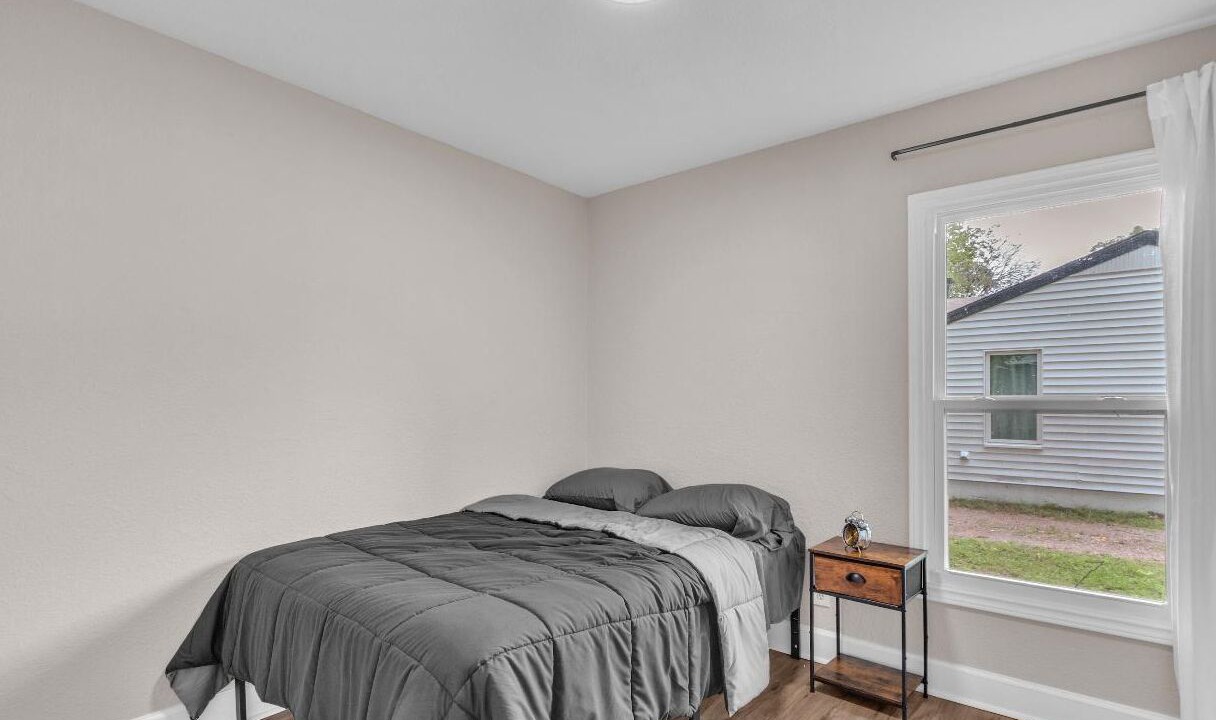 Photo of Bedroom in Central Arlington