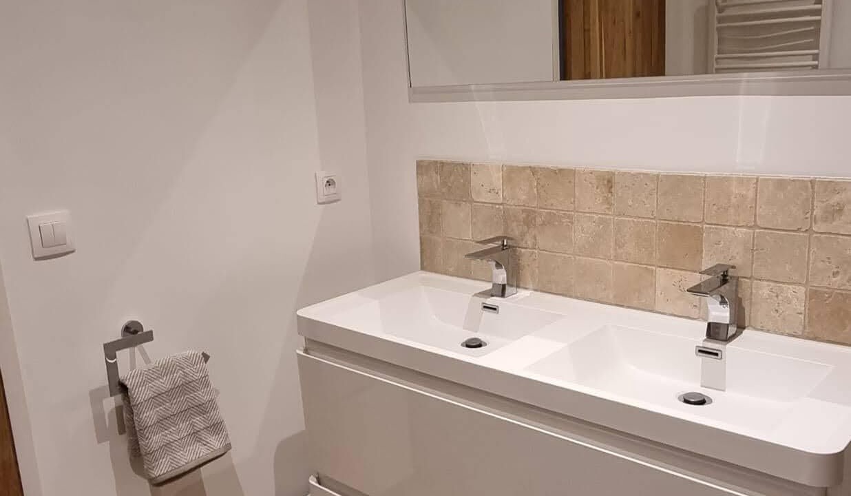 Photo of Bathroom in Lambesc