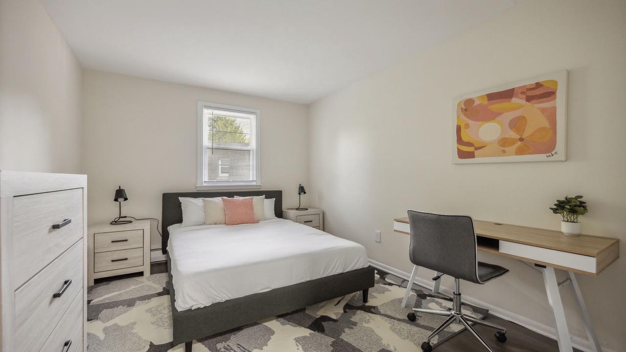 Photo of Bedroom in Newark