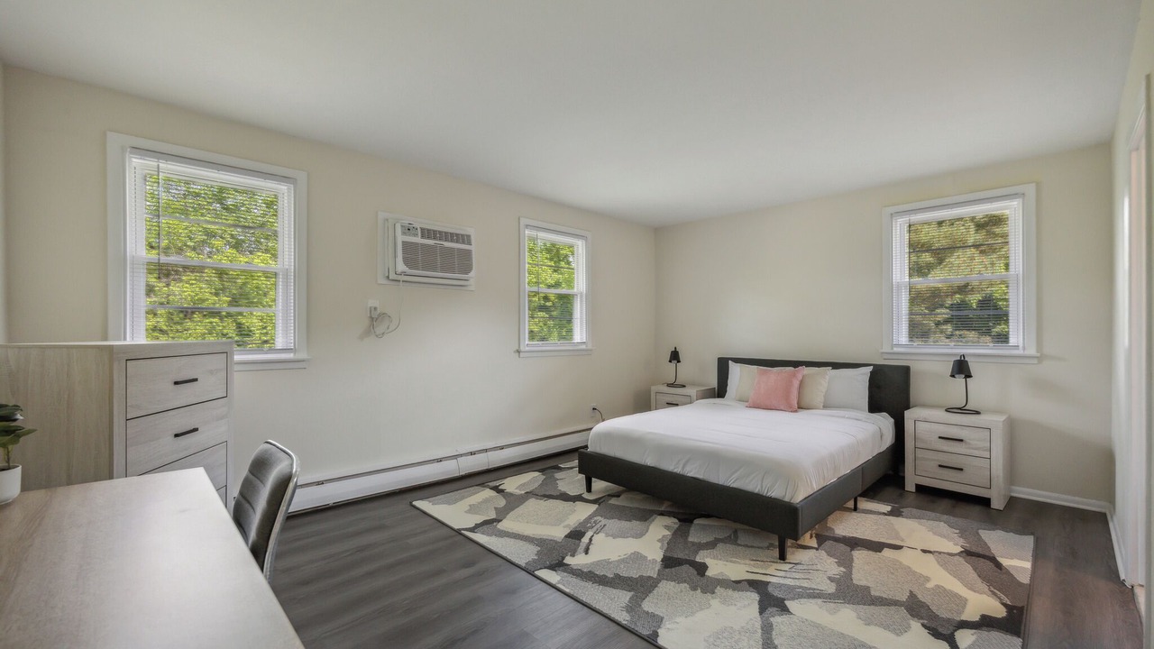 Photo of Bedroom in Newark