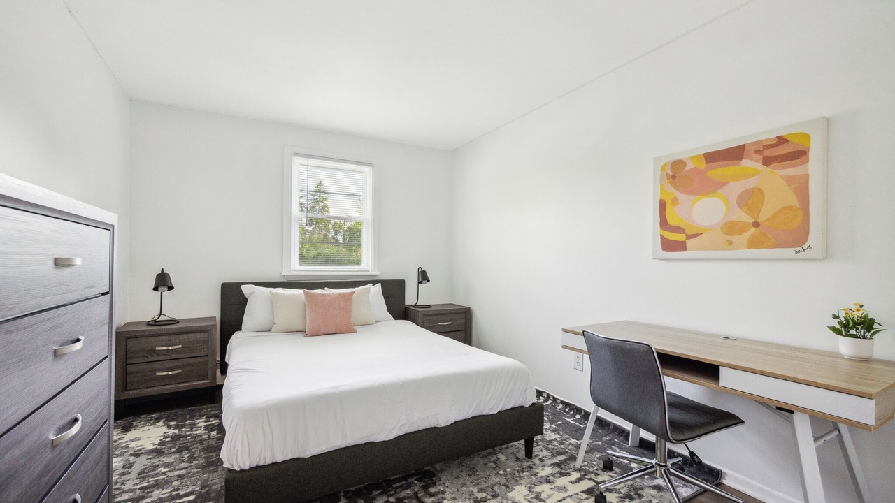 Photo of Bedroom in Newark