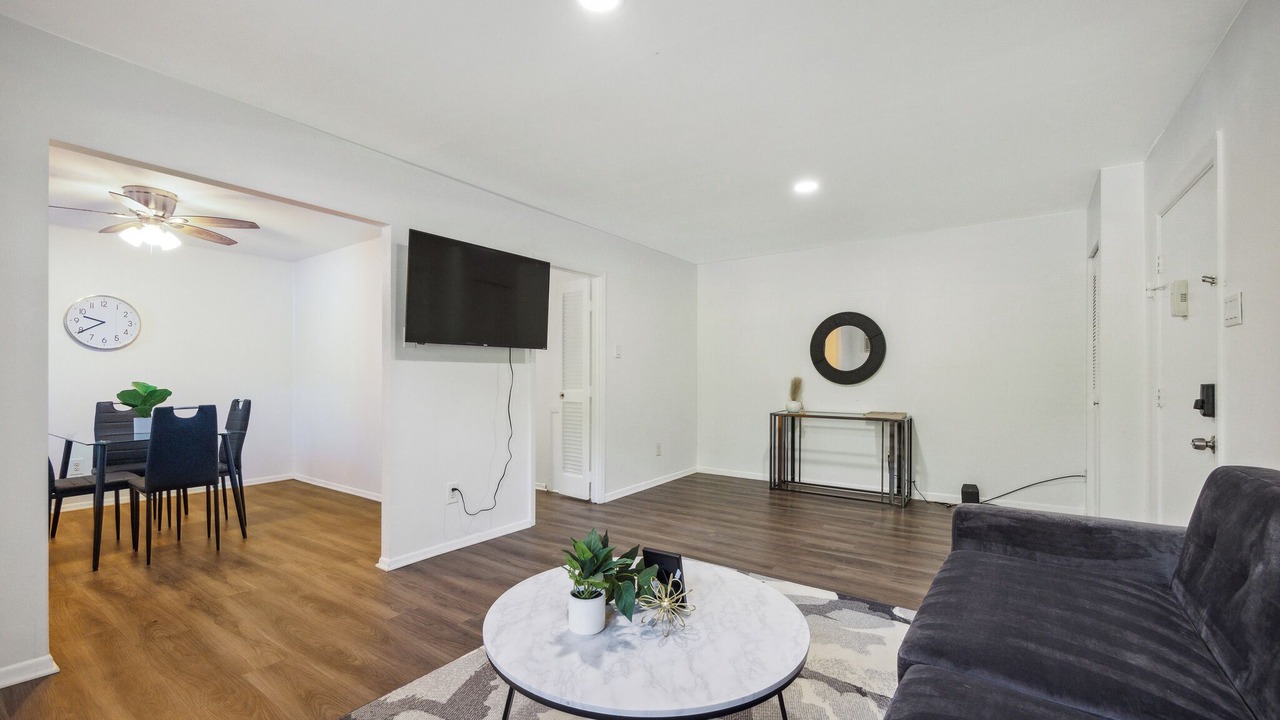 Photo of Livingroom in Newark