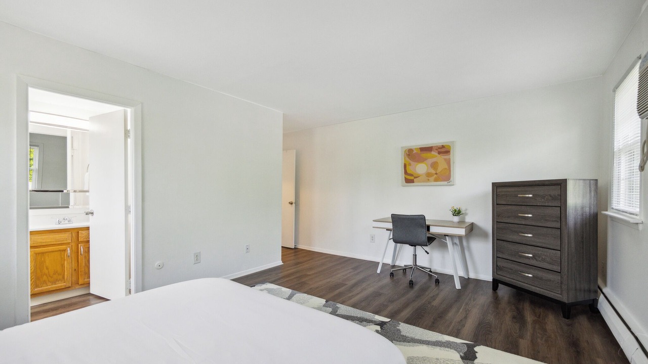 Photo of Bedroom in Newark