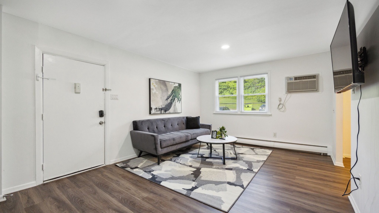 Photo of Livingroom in Newark