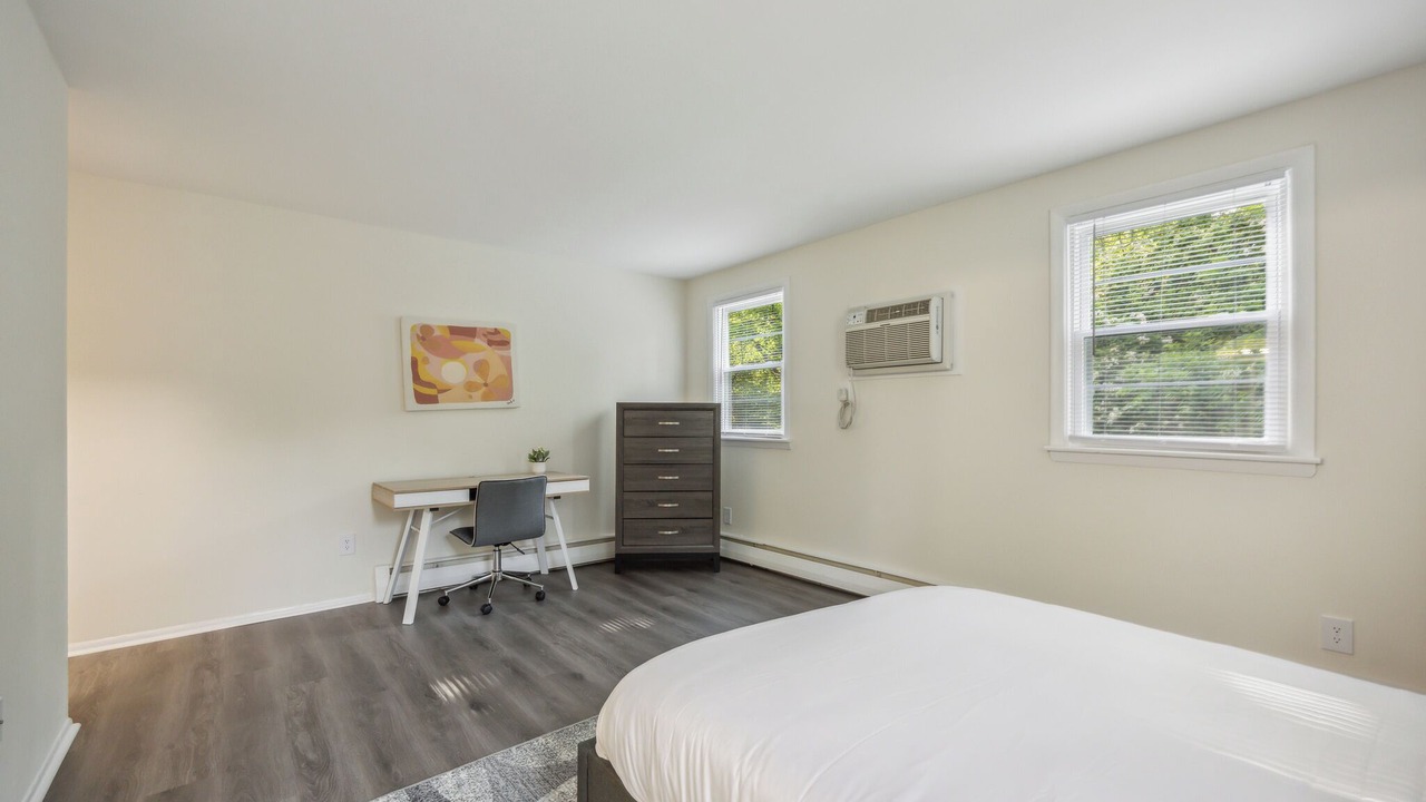 Photo of Bedroom in Newark