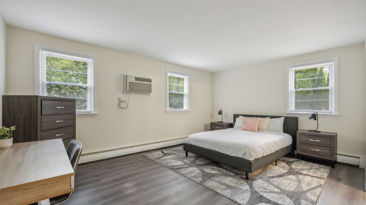 Photo of Bedroom in Newark