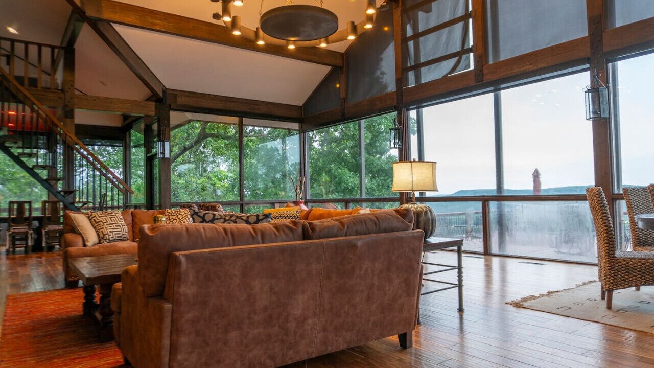 Photo of Livingroom in Eureka Springs