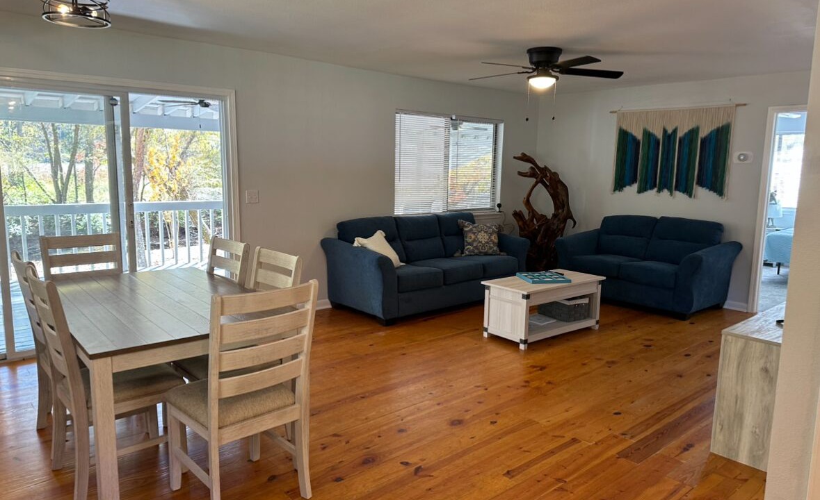 Photo of Livingroom in Murphy