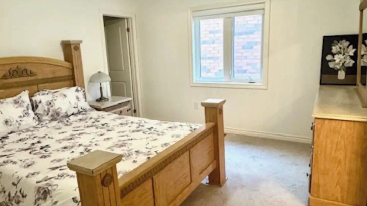 Photo of Bedroom in Bowmanville