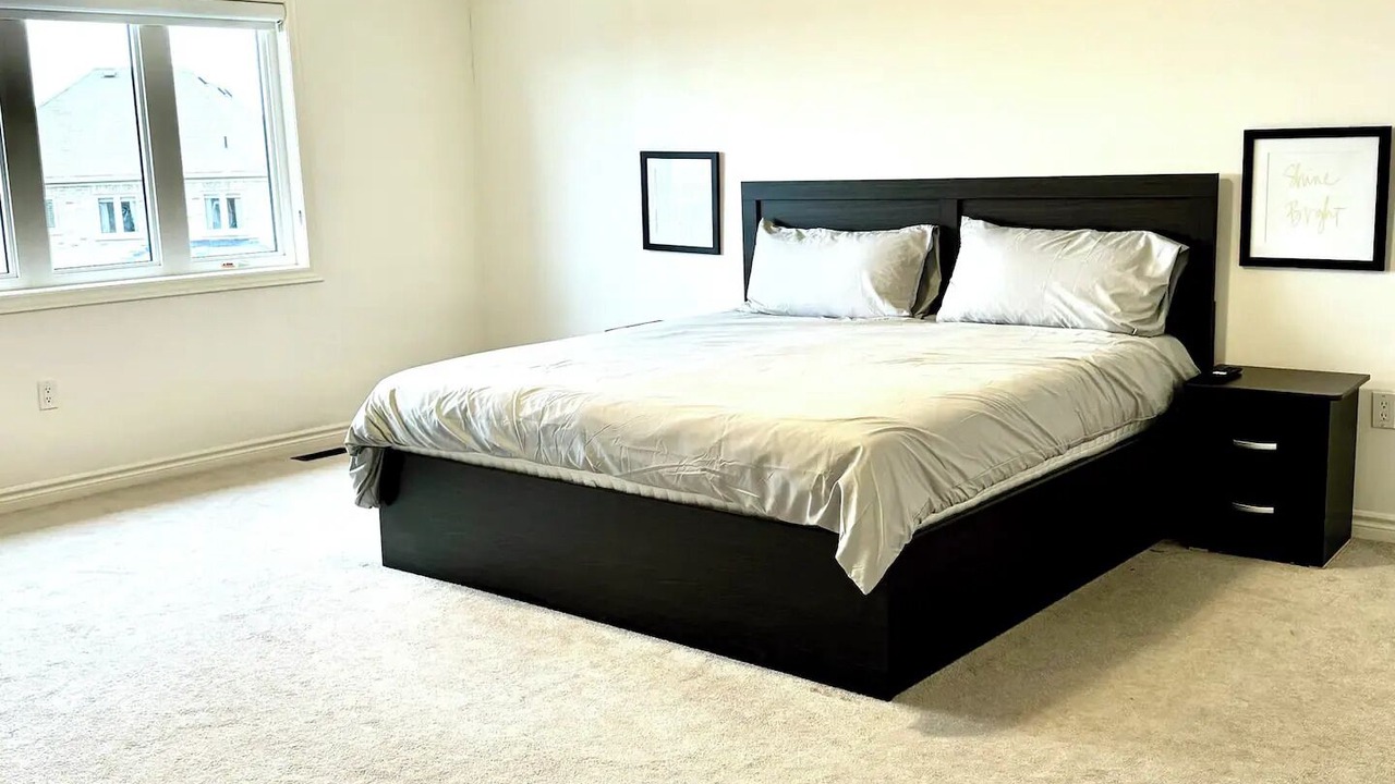 Photo of Bedroom in Bowmanville
