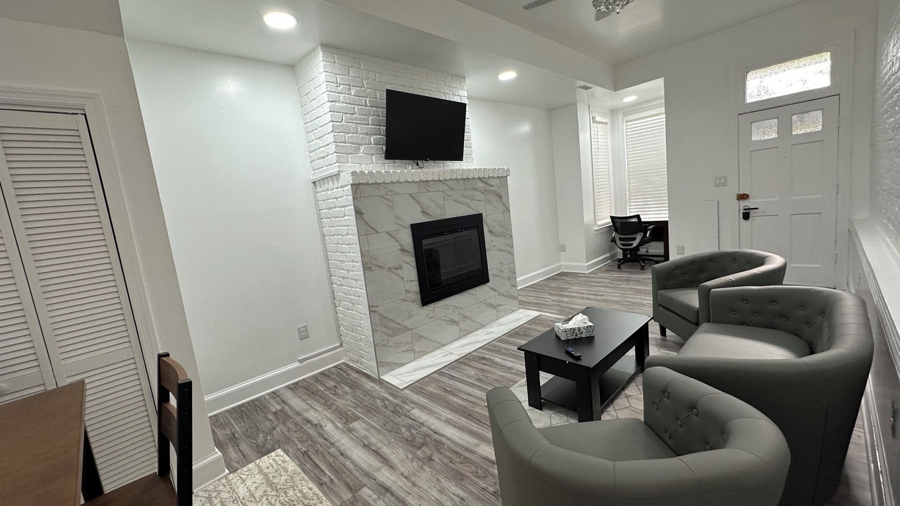 Photo of Livingroom in Chinatown