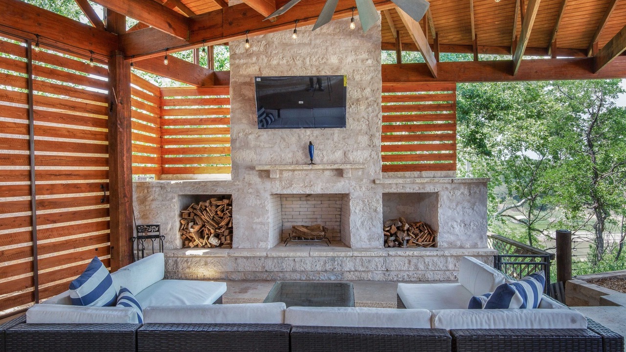 Photo of Livingroom in Paleface Park