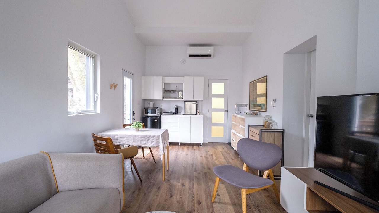 Photo of Livingroom in Swansea