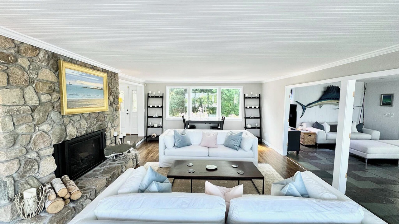 Photo of Livingroom in Cohasset
