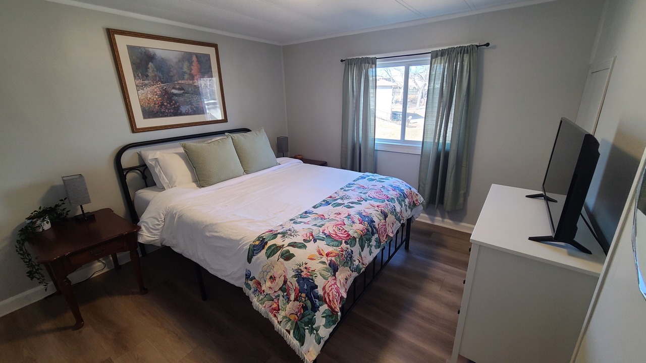 Photo of Bedroom in Blue Springs