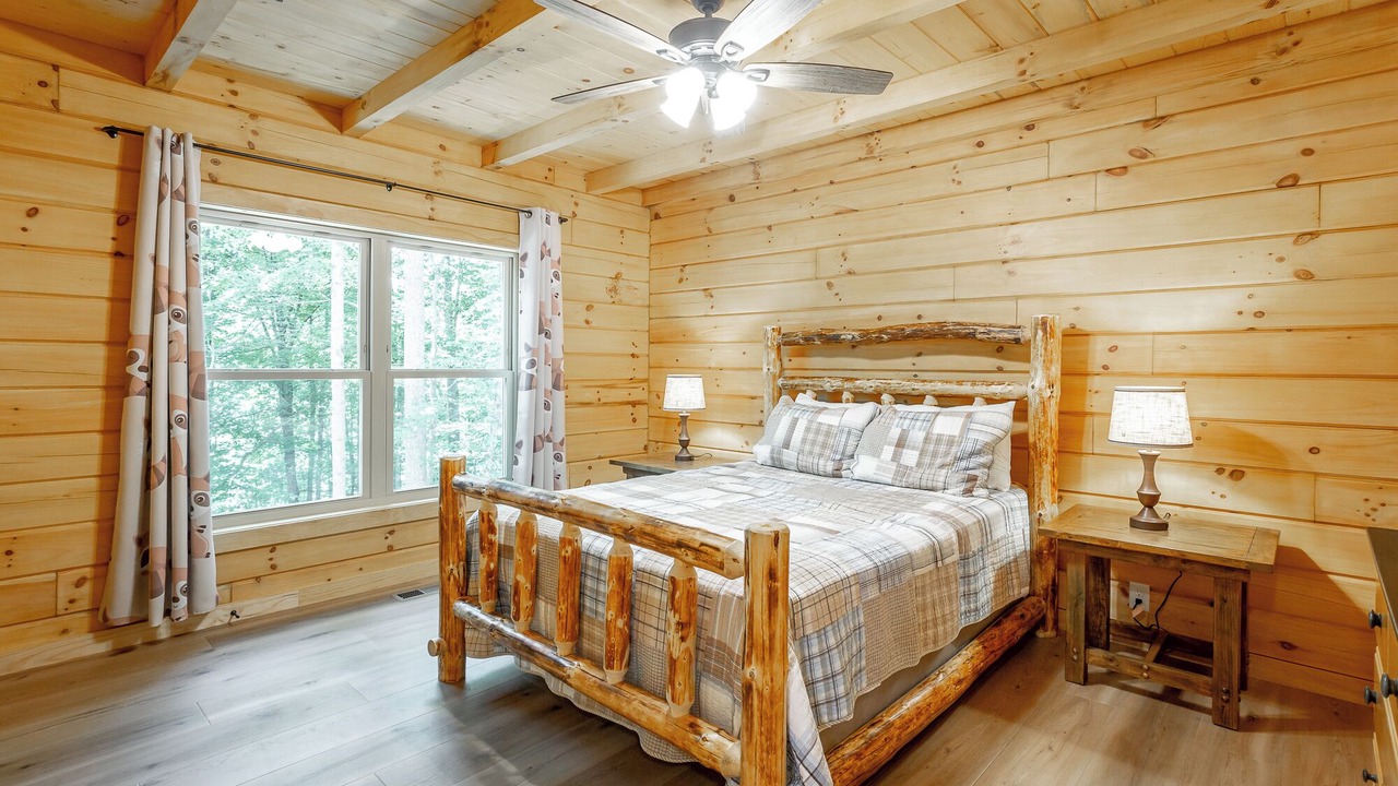Photo of Bedroom in Lookout Valley Neighborhood Association