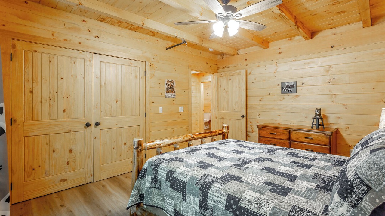 Photo of Bedroom in Lookout Valley Neighborhood Association