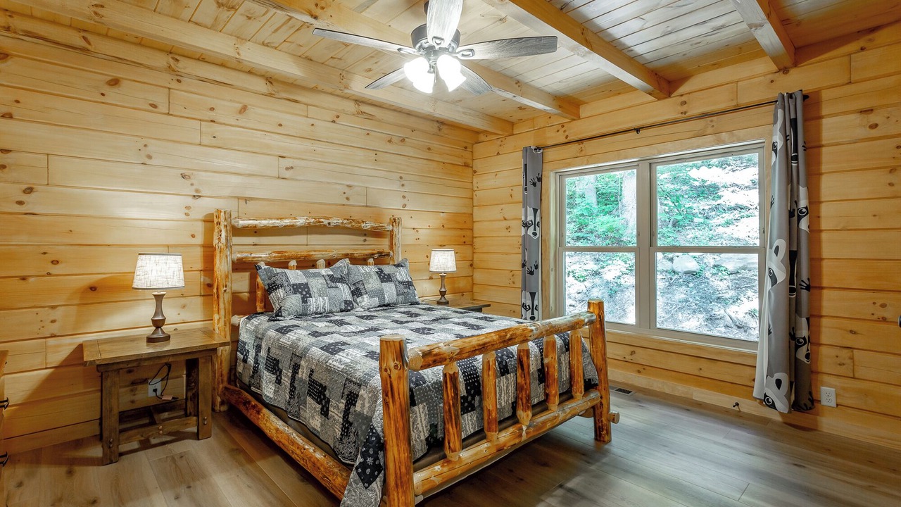 Photo of Bedroom in Lookout Valley Neighborhood Association