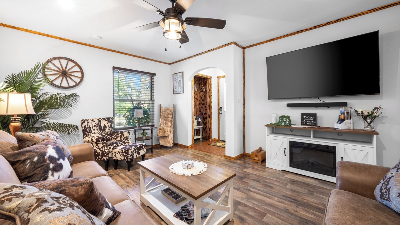 Photo of Livingroom in Bandera