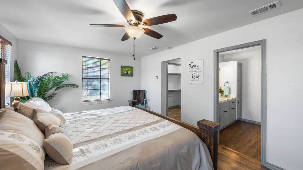 Photo of Bedroom in Bandera