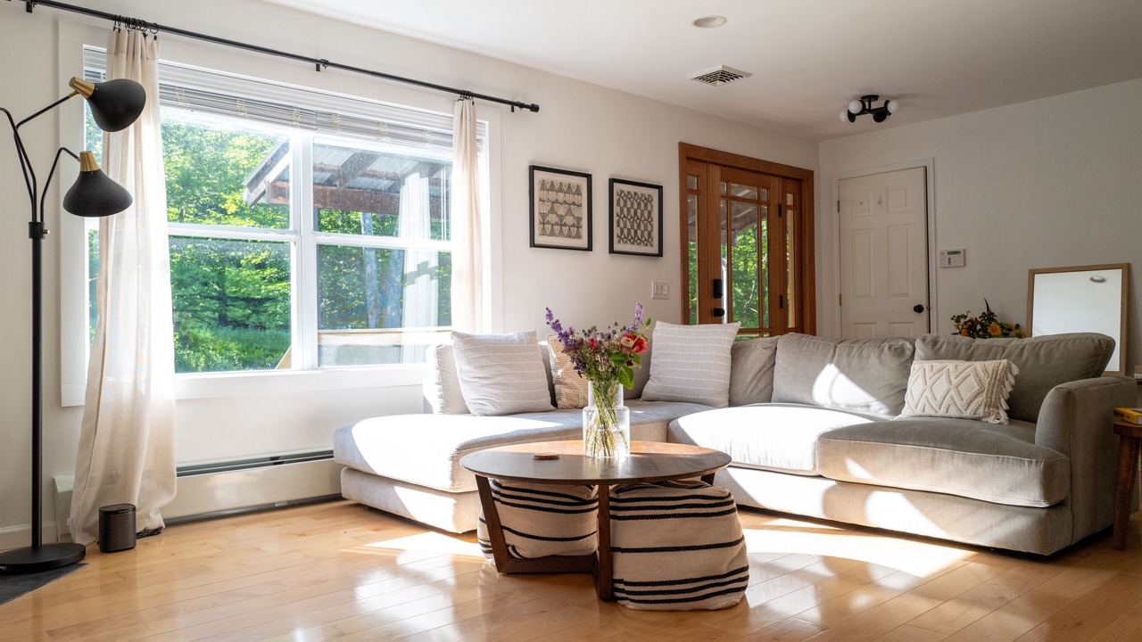 Photo of Livingroom in Livingston Manor
