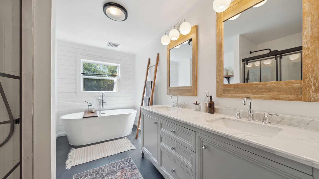 Photo of Bathroom in Livingston Manor
